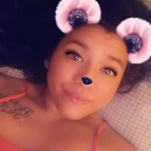 Meet your Posher, Dina